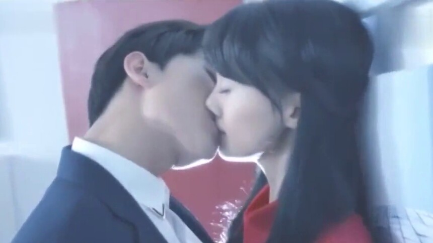 微微一笑很倾城吻戏图片