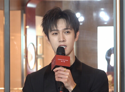 李昀锐亮相上海品牌活动