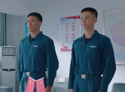 轰炸天团 13集